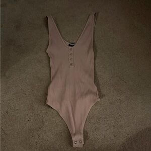 Express Bodysuit in mauve/nude